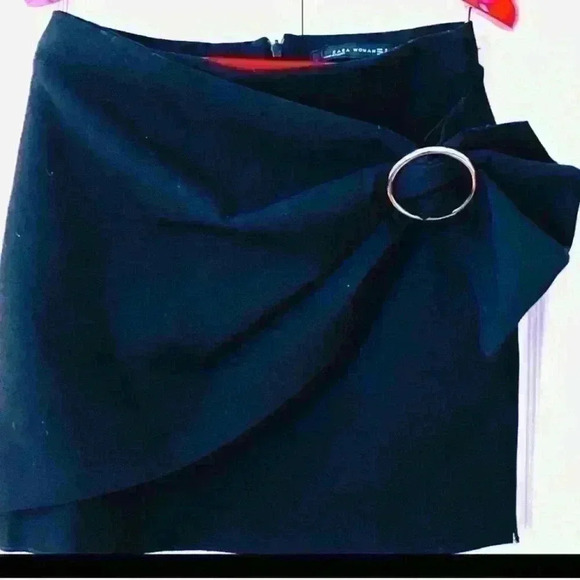 ZARA BLACK  MINI SKIRT SIZE SMALL - Picture 1 of 7